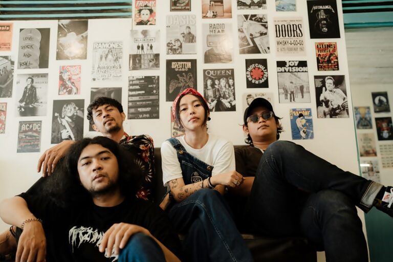 Fase kehilangan ala Pluviophile di single “L.E.S”