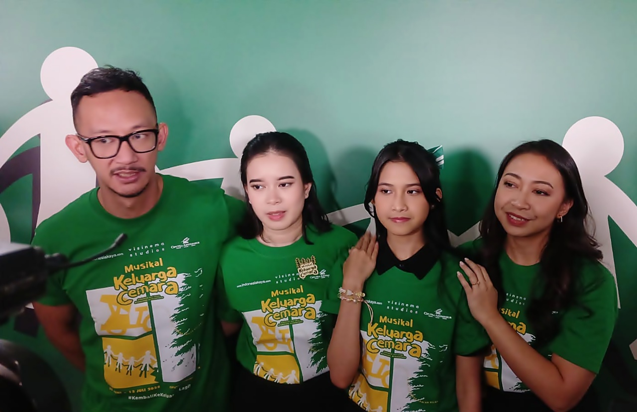 Para cast Panggung Musikal Keluarga Cemara 2025