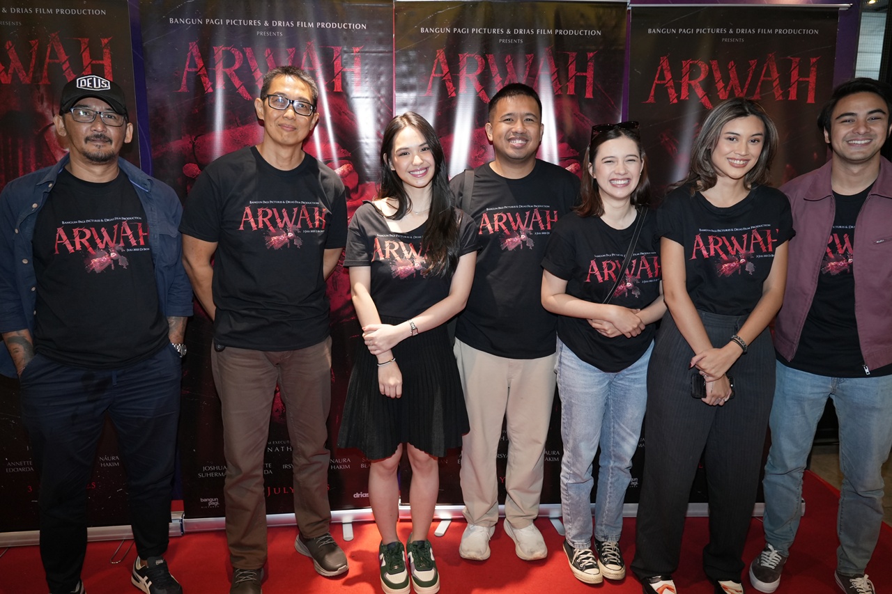 Cast film "Arwah"