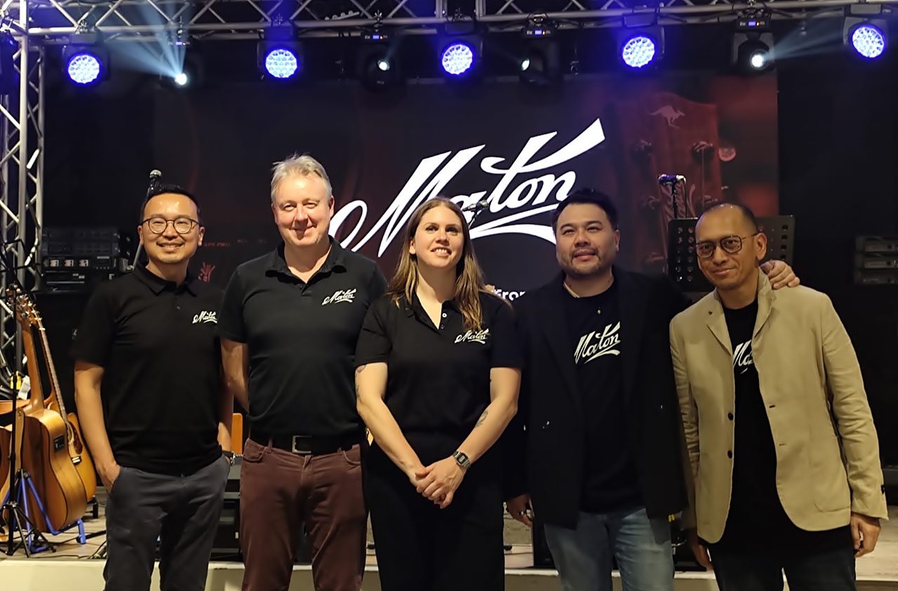 Team Maton Guitar