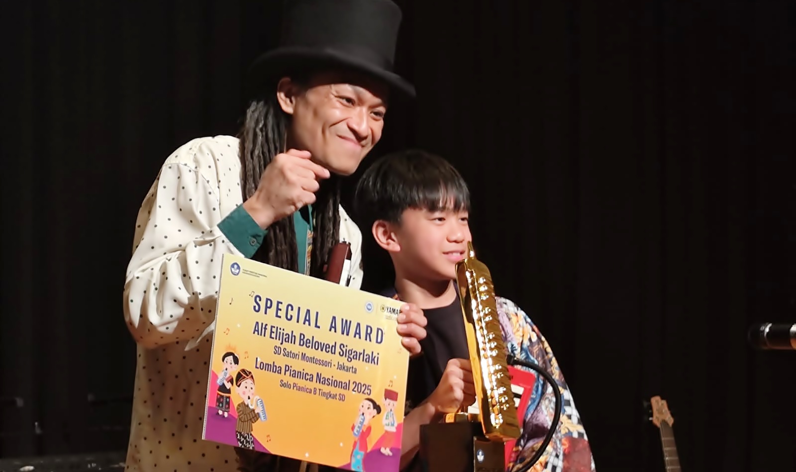 Mitchuri dan Alf Elijah Beloved Sigarlaki