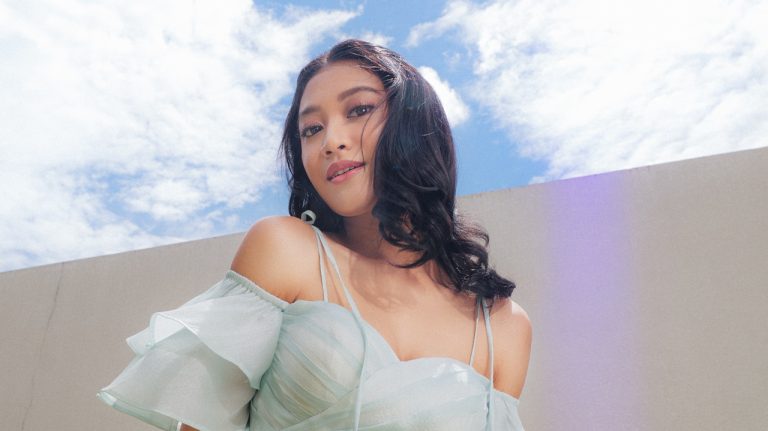 Safira Zaza daur ulang lagu “Salah Tapi Baik” jadi lebih dramatis