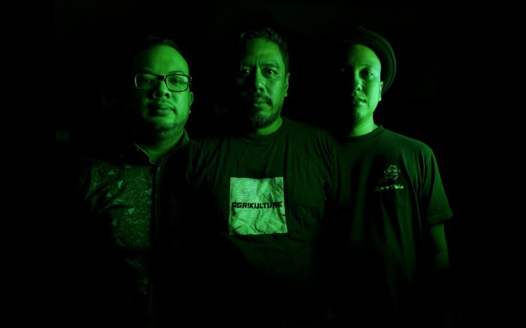 Agrikulture kembali eksis lewat single “Terang Di Cahaya Gelap”