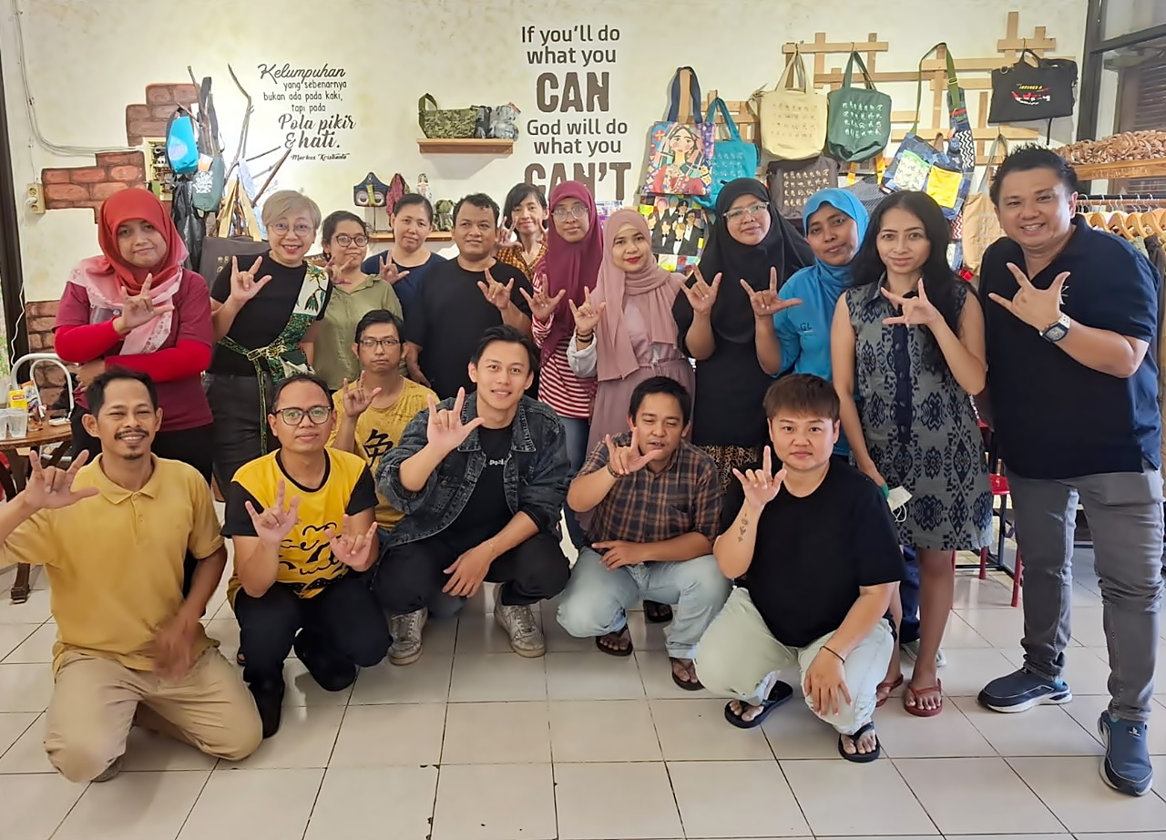 Ruby Herman bersama Anak Disabilitas dan Jedi