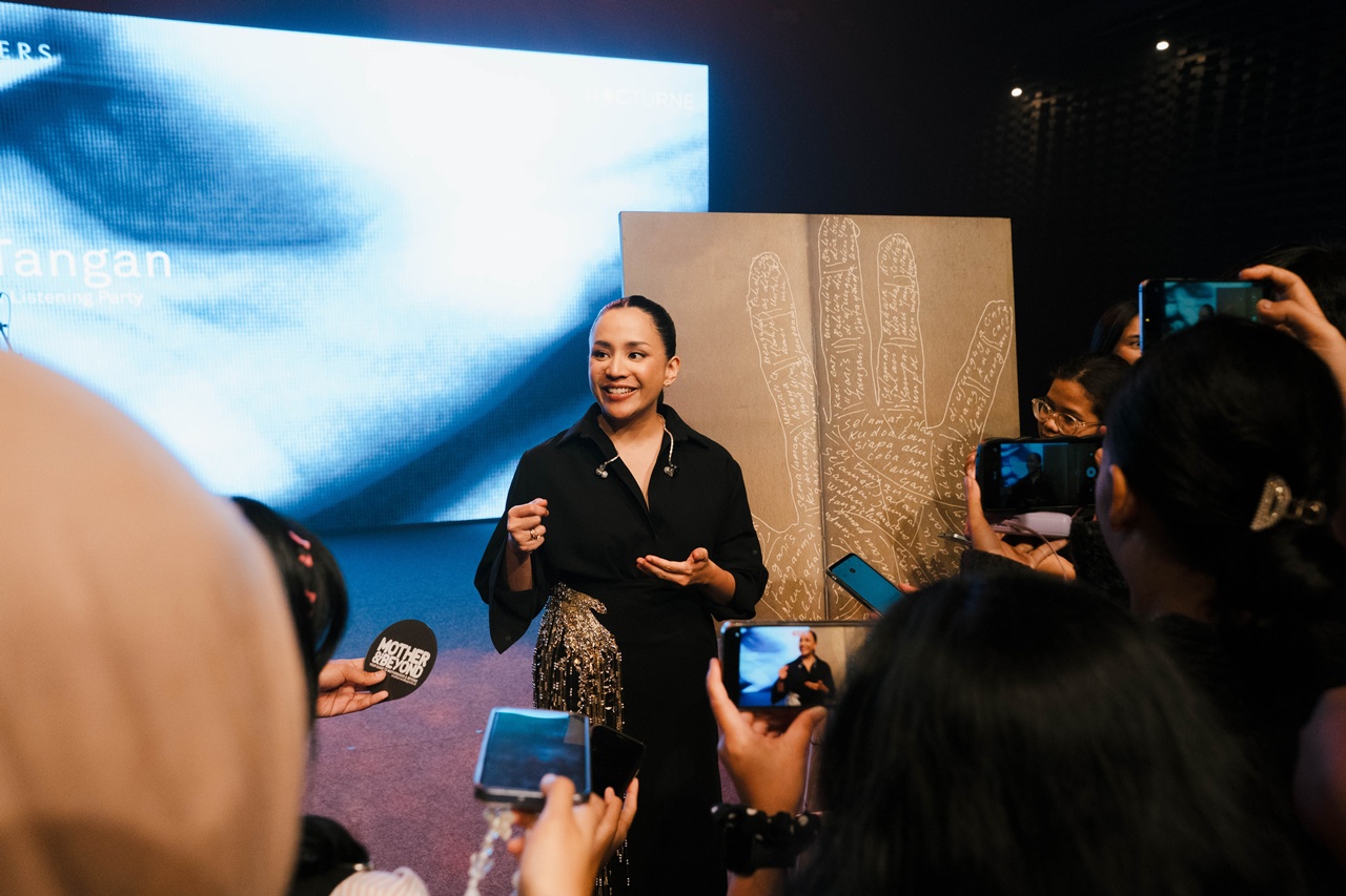 Angel Pieters, Penyanyi