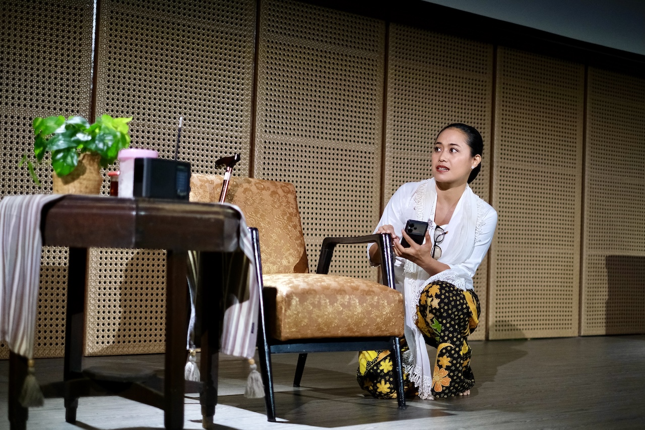 Pementasan Dapur Sumur Tutur oleh Putri Ayudya 