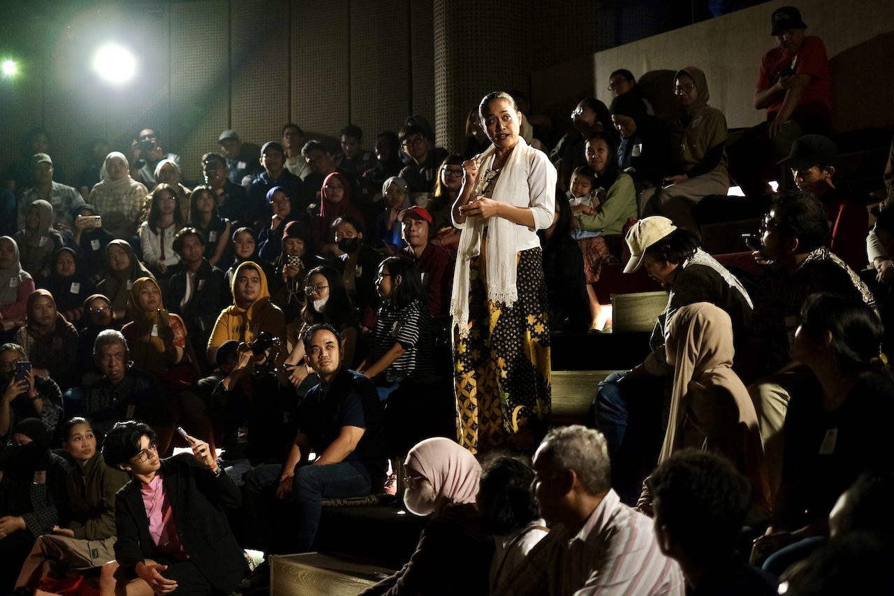 Pementasan Dapur Sumur Tutur oleh Putri Ayudya 