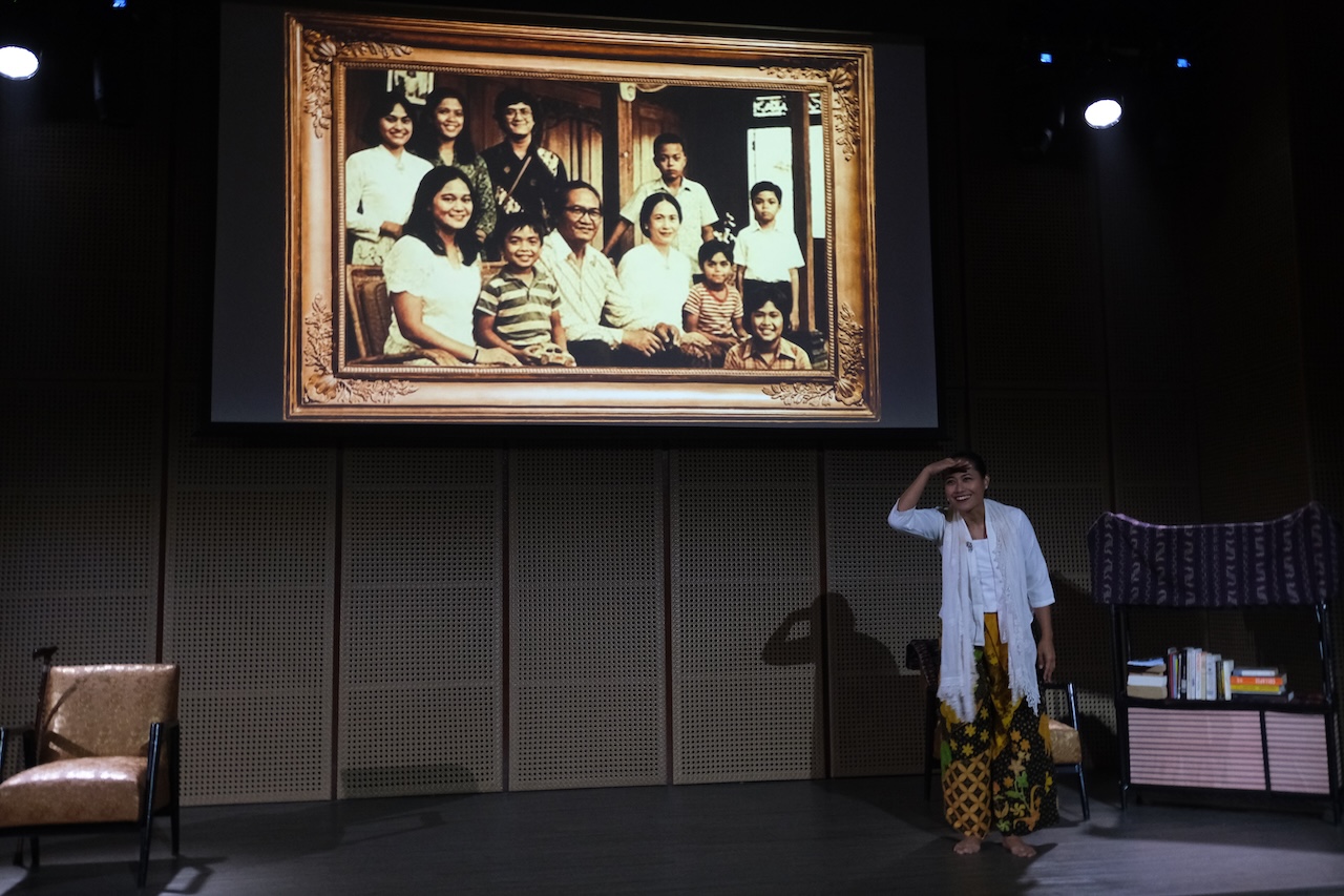 Pementasan Dapur Sumur Tutur oleh Putri Ayudya 