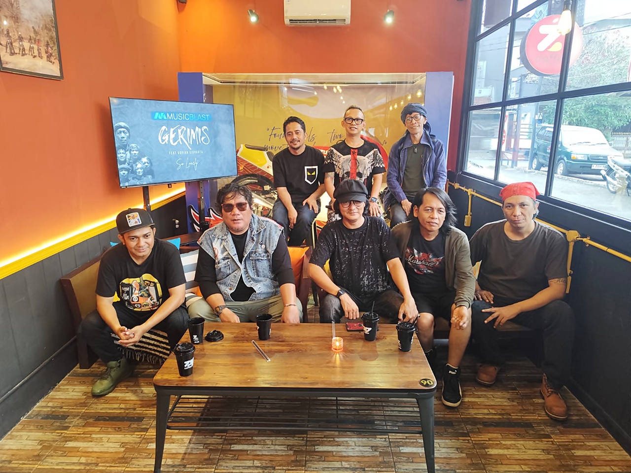 Gerimis dan team kreatif Presscon