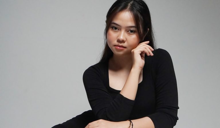 Solois pendatang baru, Violinata, rilis single debut “Misteri Cinta”