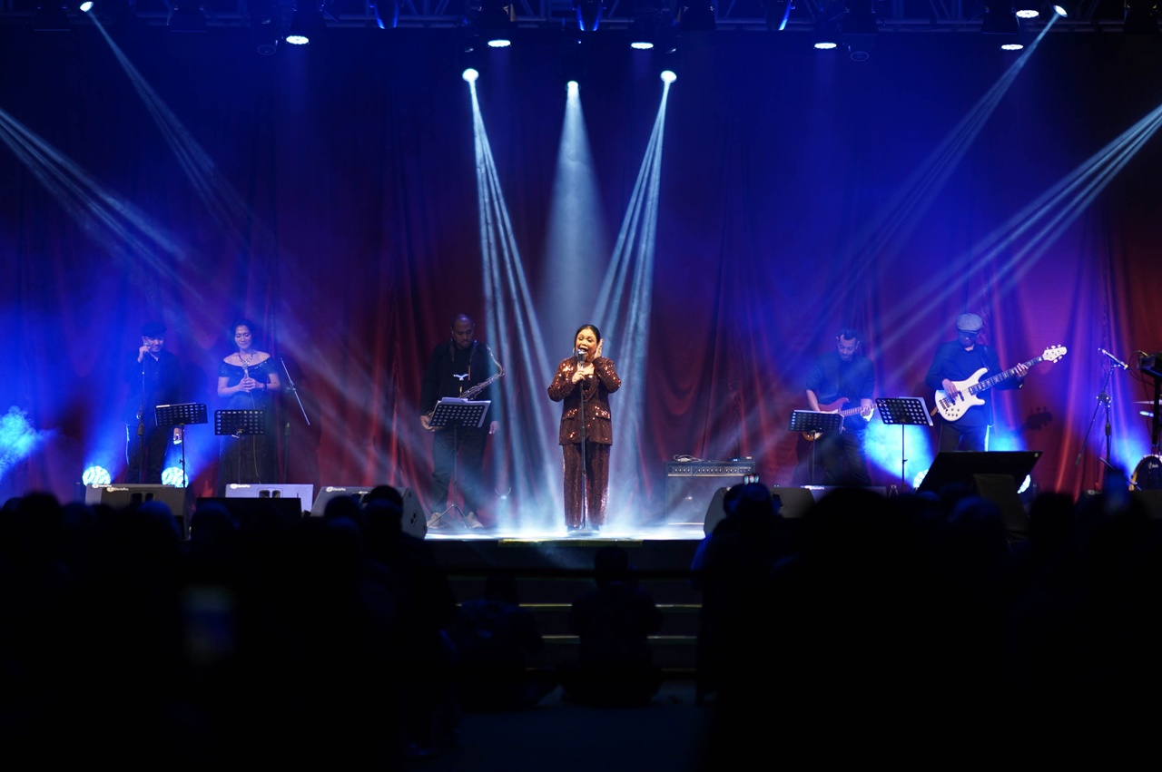 Ermi Kullit On Stage